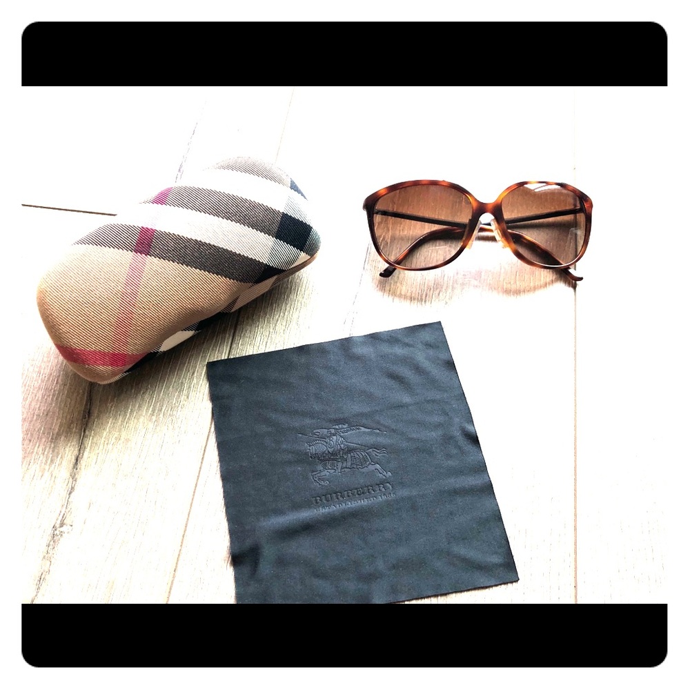 Burberry B 4118 Sunglass